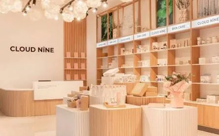 Cloud Nine дэлгүүрийн доторх байдал